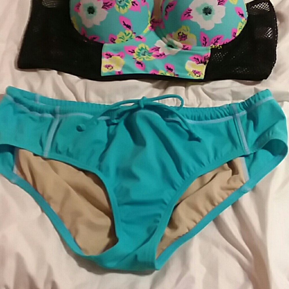Mid RISE two piece swim suit. - Picture 5 of 6